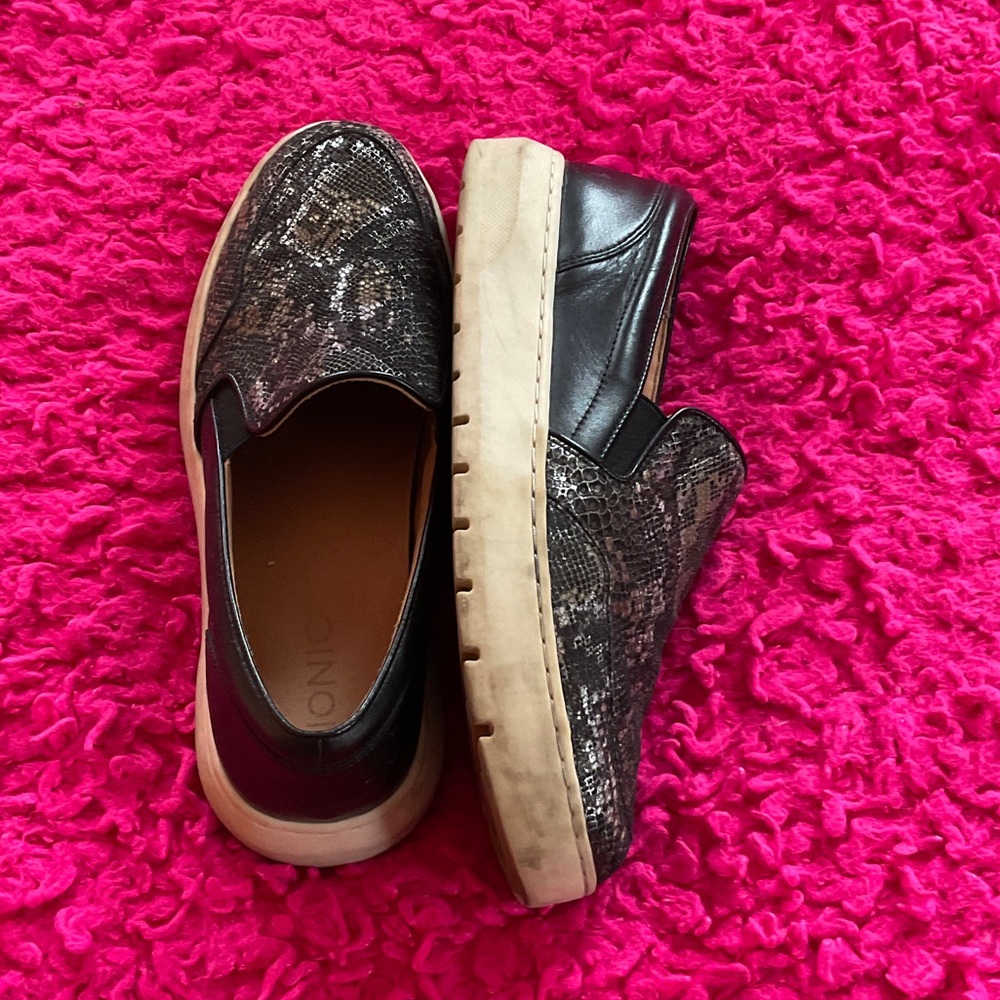 Vionic Animal Print Black Loafers Size 8